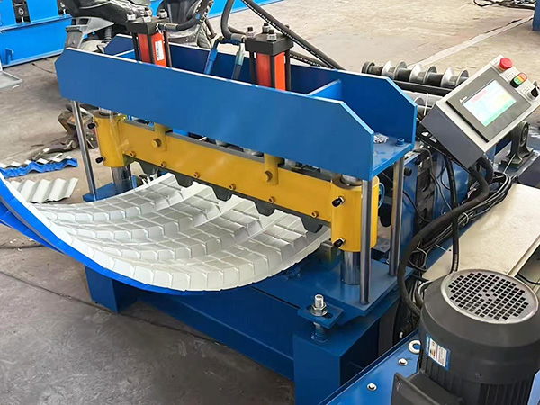 Curved Roof Panel Machine